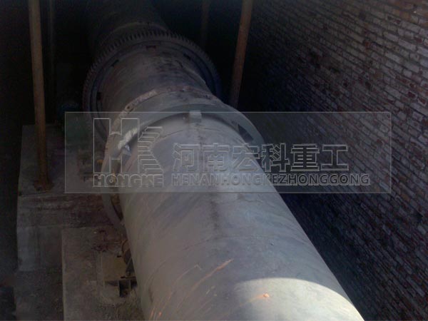 新疆哈密雙段陶?；剞D窯生產現場